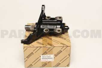 Toyota 4541036041 BRACKET ASSY, CENTER ARM