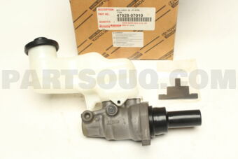 Toyota 4702807010 CYLINDER SUB-ASSY, BRAKE MASTER W/PLATE