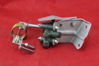 Toyota 4790060242 VALVE ASSY, LOAD SENSING W/SPRING