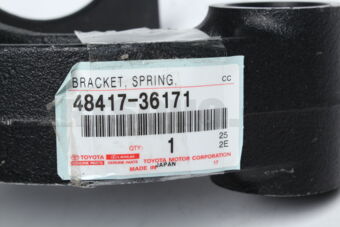 Toyota 4841736171 BRACKET SPRING