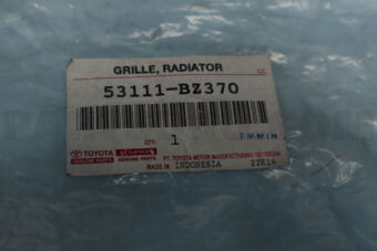 Toyota 53111BZ370 GRILLE RADIATOR