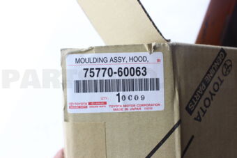 Toyota 7577060063 MOULDING ASSY HOOD