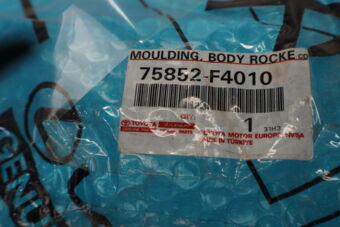 Toyota 75852F4010 MOULDING BODY