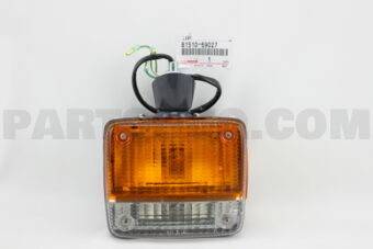 Toyota 8151069027 LAMP ASSY, FRONT TURN SIGNAL, RH