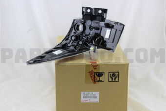 Toyota 8155147281 LENS & BODY RR