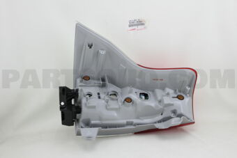 Toyota 8155160891 LENS & BODY RR