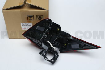 Toyota 8155176371 LENS & BODY, RR