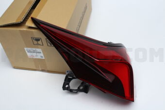 Toyota 8155176371 LENS & BODY, RR