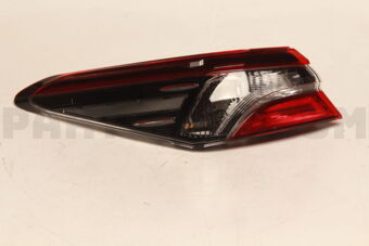 Toyota 8156133870 LENS & BODY, RR
