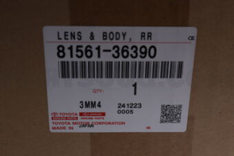 Toyota 8156136390 LENS & BODY RR