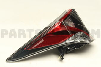 Toyota 8156147153 LENS & BODY, RR