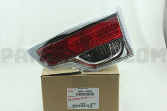 Toyota 815800E050 LAMP ASSY, RR, RH