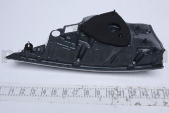 Toyota 8158148141 LENS & BODY, RR