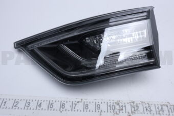 Toyota 8158148141 LENS & BODY, RR