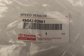 Toyota 8954202061 SENSOR, SPEED, FRONT RH