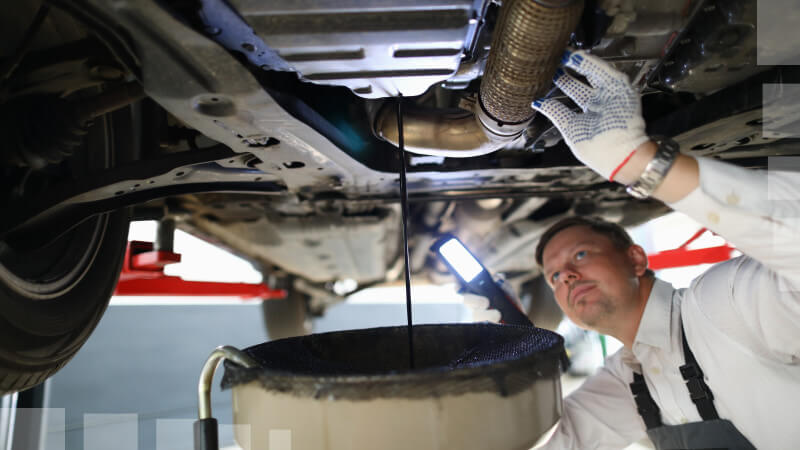 Diagnosing car oil leaks Diagnosing car oil leaks